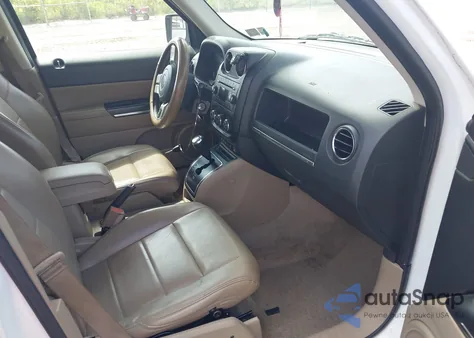 2014 Jeep Patriot Limited z USA, uszkodzony, nr VIN 1C4NJRCB7ED572218